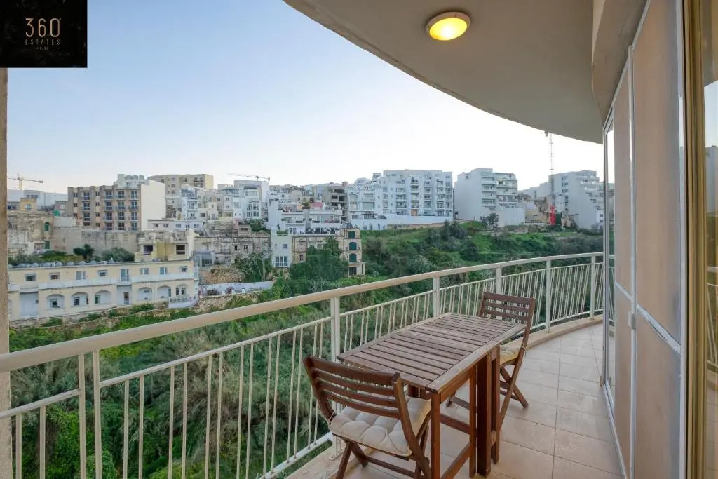 Green Oasis: Home with Breathtaking View w/parking by 360 Estates
