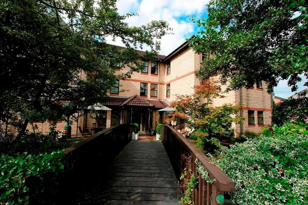 Riverside Hotel