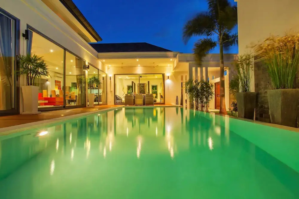 Gorgeous Luxury 3BR Pool Villa Atoosa near Naiharn
