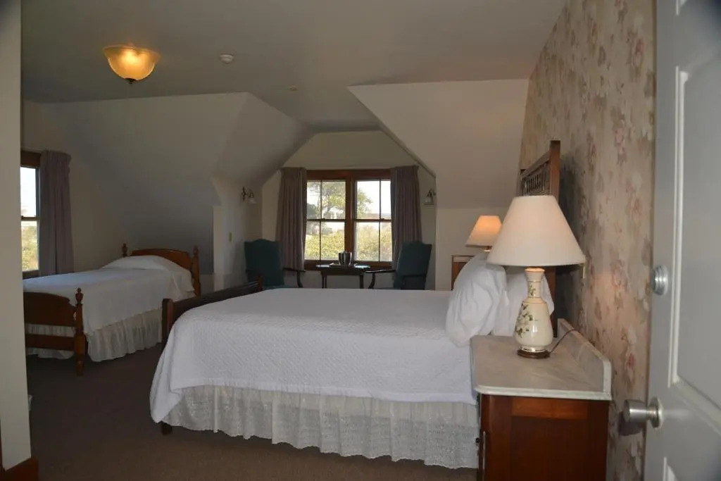 Rose Farm Inn