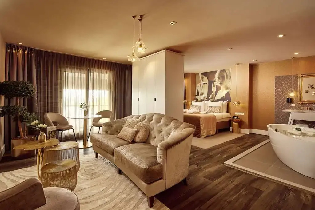 Beautiful Home In Breukelen With Wifi