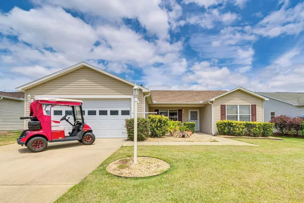 Peaceful Escape w/ Golf Cart in The Villages