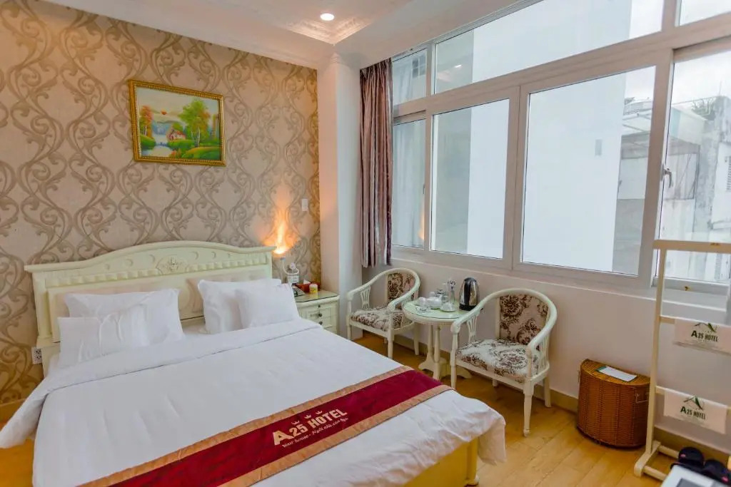 DAHLIALAND SAIGON HOTEL & SWIMMING PooL