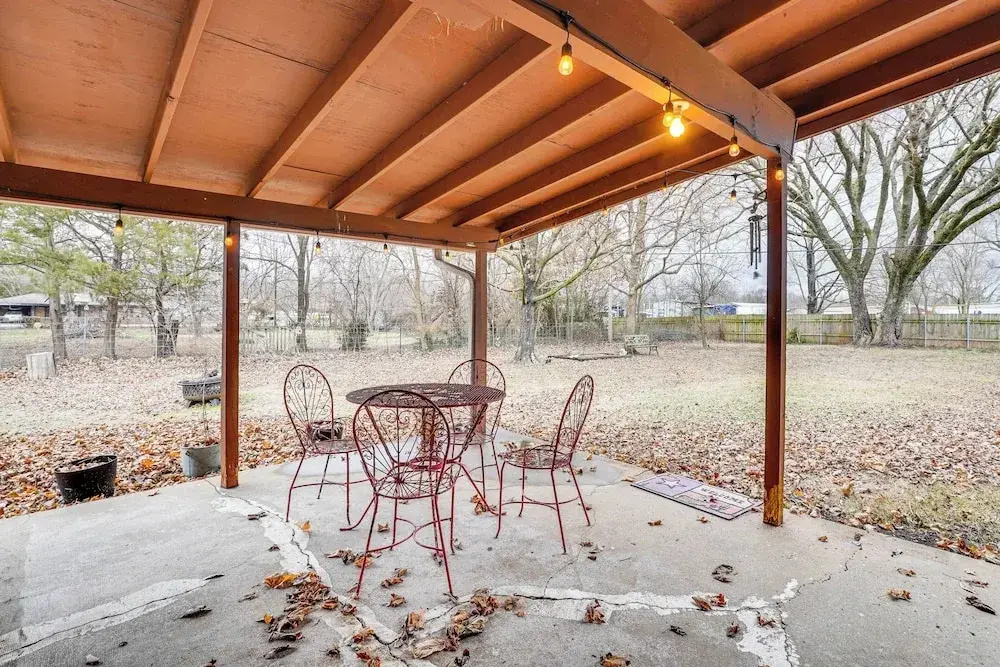 < 1 Mi to Main St Berryville: Spacious Family Home