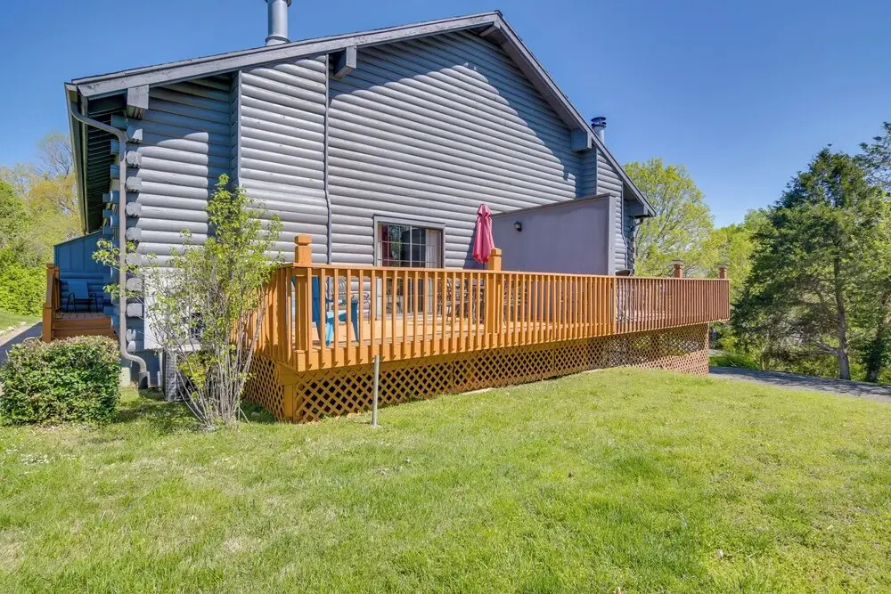 3 Mi to Branson Strip! Townhome w/ Deck & Porch