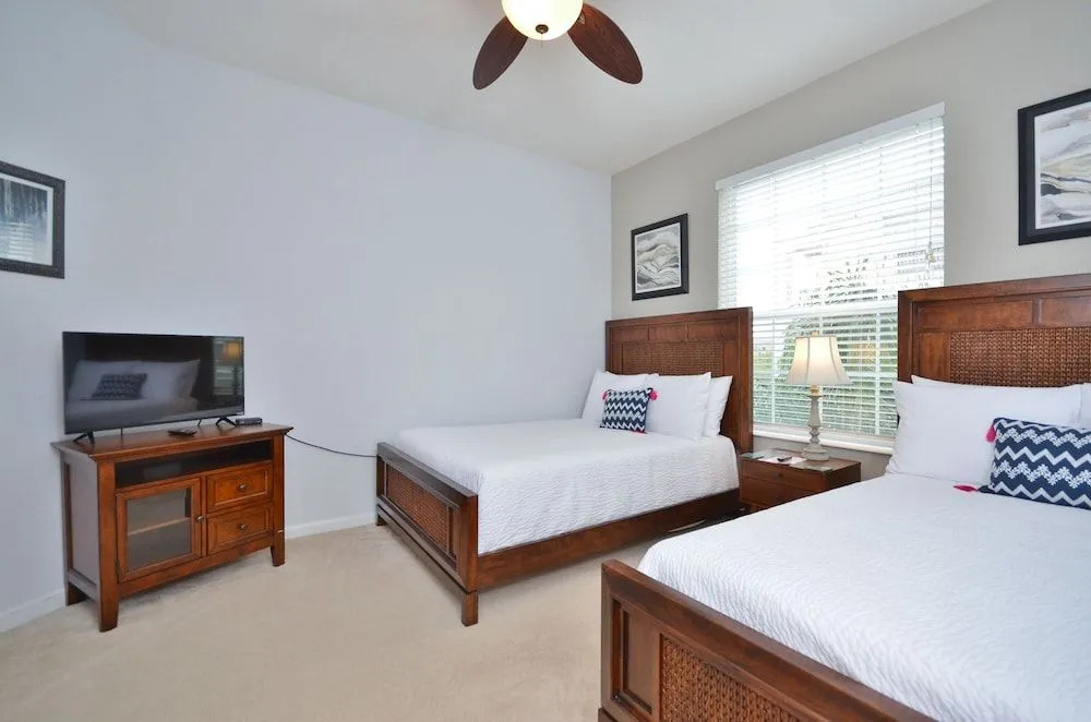 Palmavera Deluxe 3 Bedroom Condo by Redawning