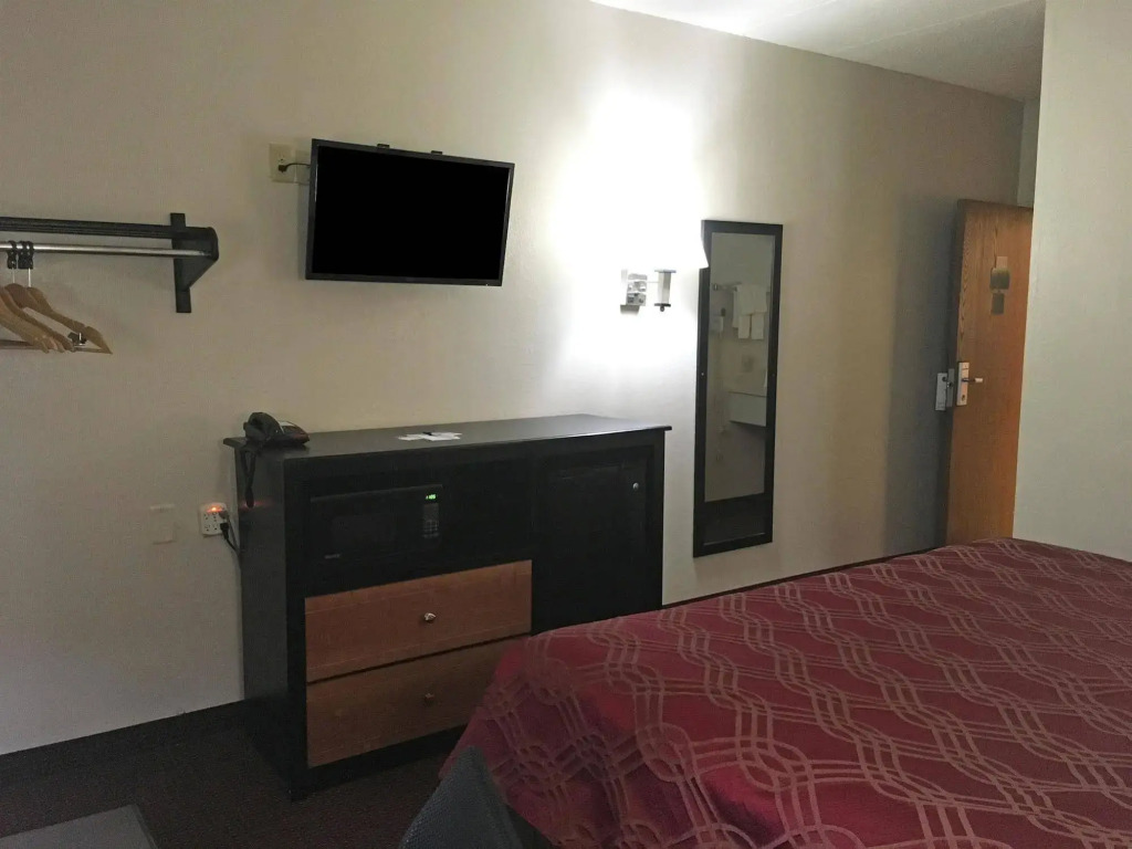 Americas Best Value Inn - Omaha