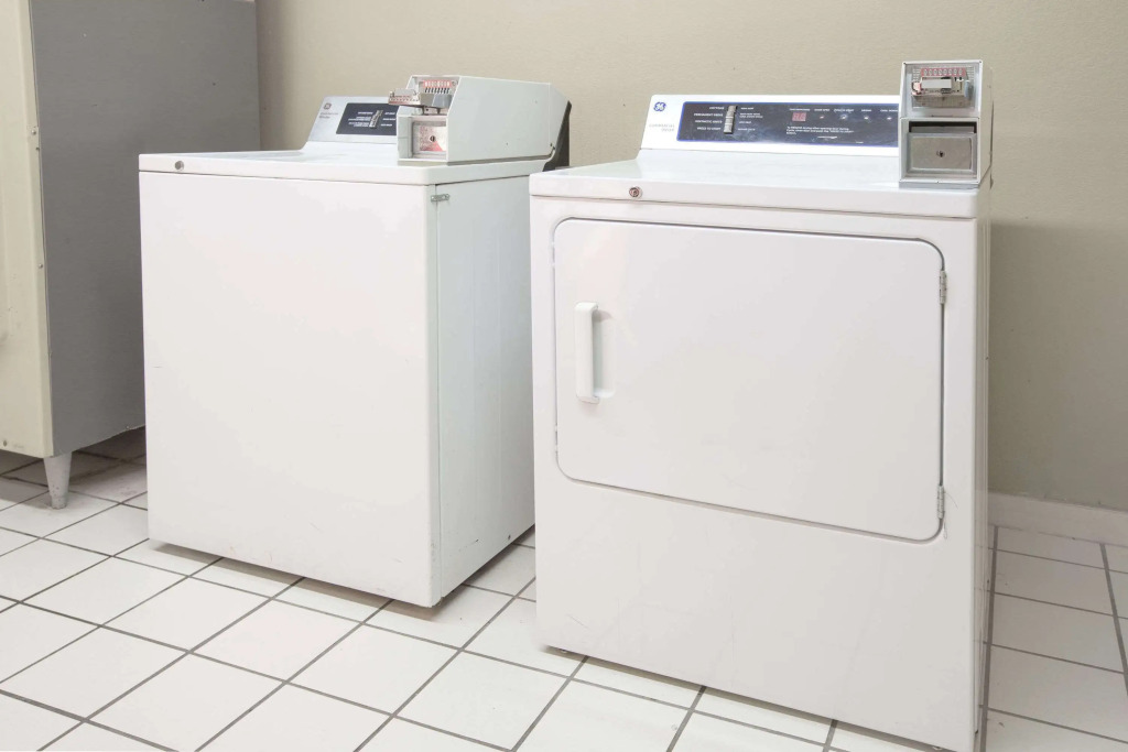 Days Inn & Suites by Wyndham Pine Bluff