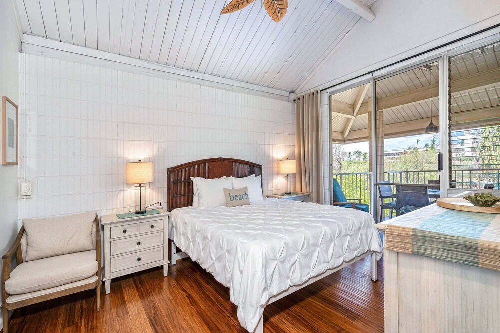 Haleakala Shores A-411 - Modern 2br/2ba, 2 King Beds, Sleeps 4, Split AC, Wi-fi