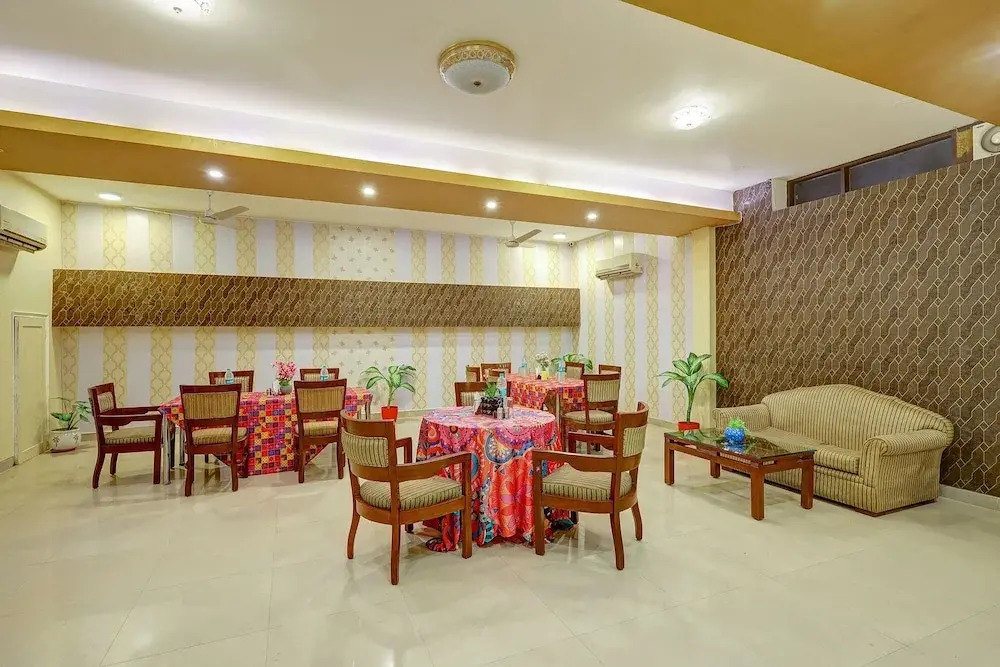 Fabhotel B Stays