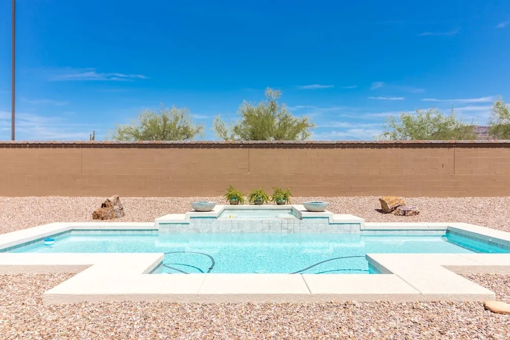 3 Bedroom Home with Outdoor Pool