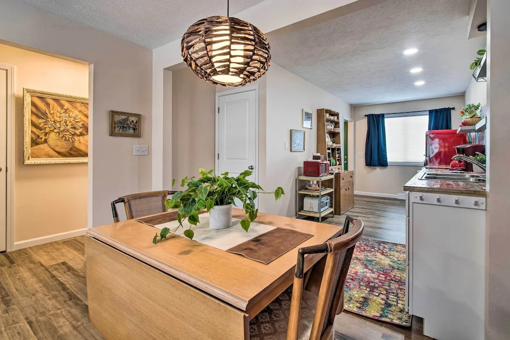 Ideally Located House - 9 Mi From Route 66