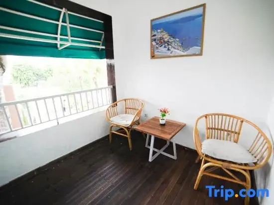 Ubu Villa Gito Gati - 4 Bedrooms Villa in Jogja for Family