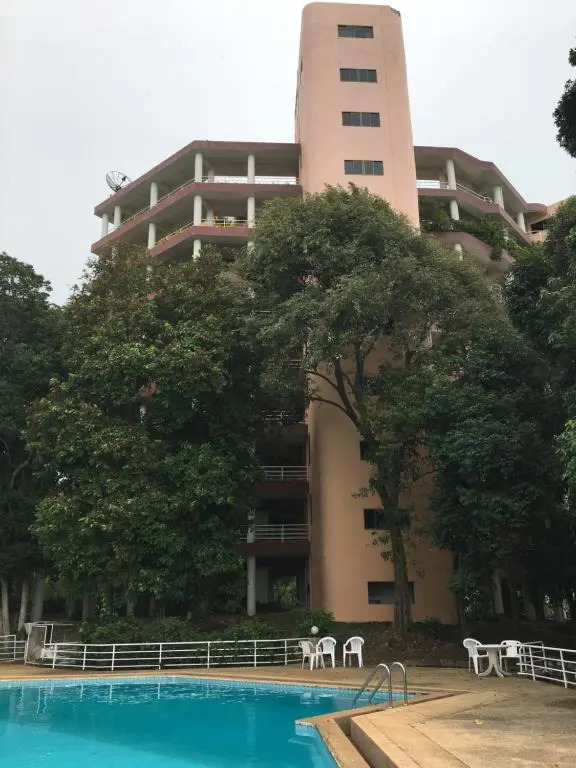 Hin-Suay Nam-Sai Place