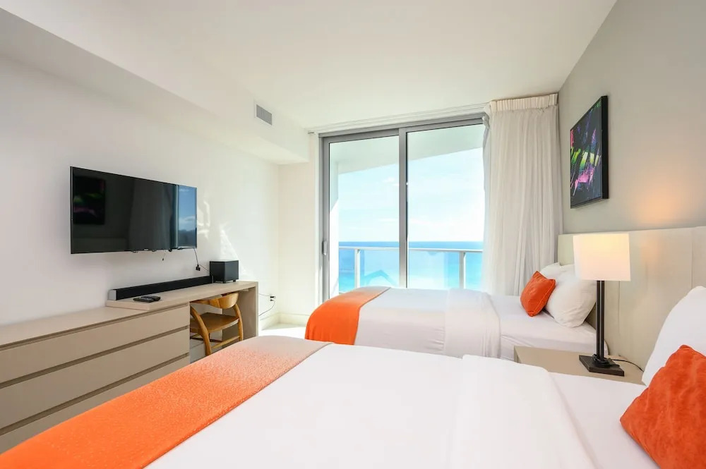 Zen 2-Bedroom Ocean View at Lyfe Resort
