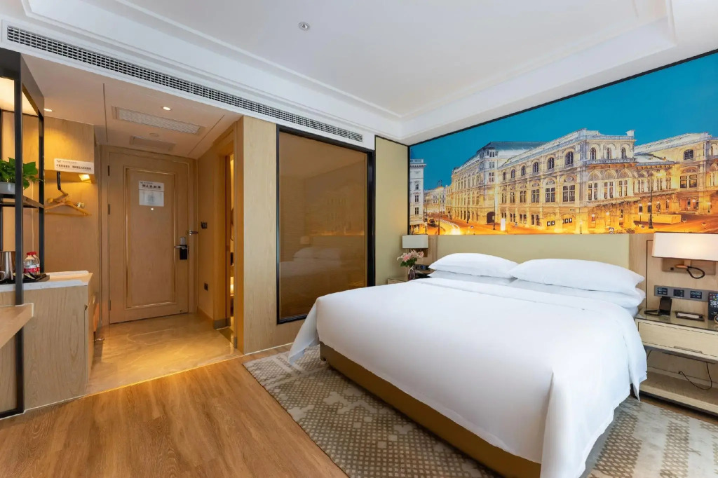 Vienna International Hotel (Huangshi Daye Center High-speed Railway North Station)
