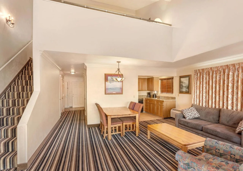 Lincoln Sands Oceanfront Resort, an Ascend Collection Hotel