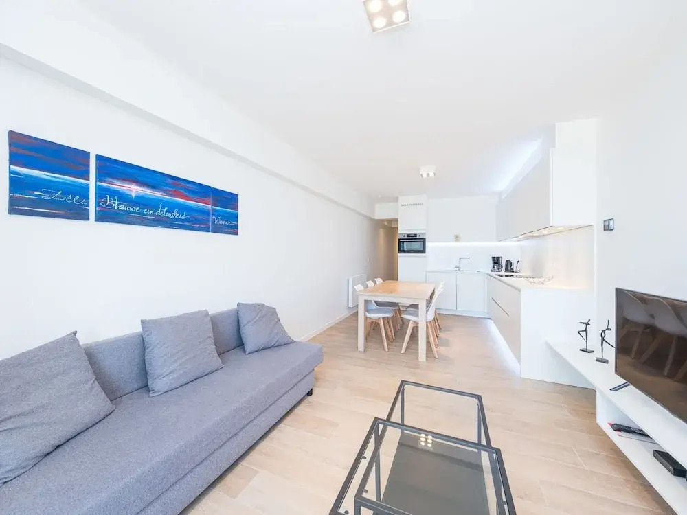 Modern Apartment on the Seafront