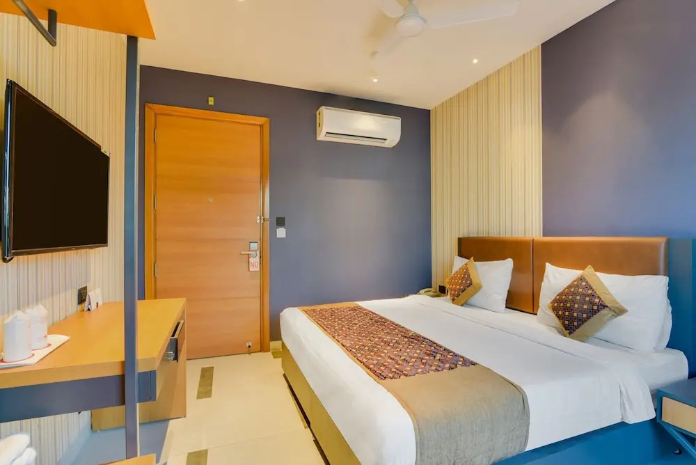 Hotel Blue Stone - Nehru Place