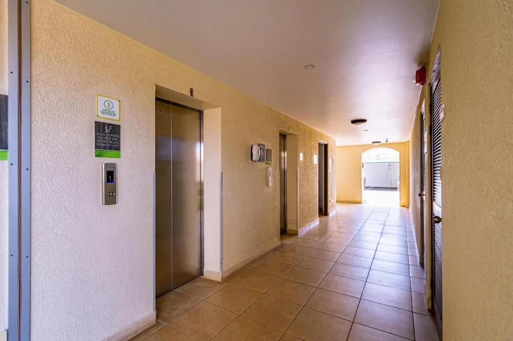 3BR 3BA Duplex w Amazing Views Pool Amenities