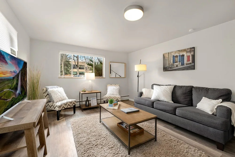 Contemporary Condo in the Heart of Old Town