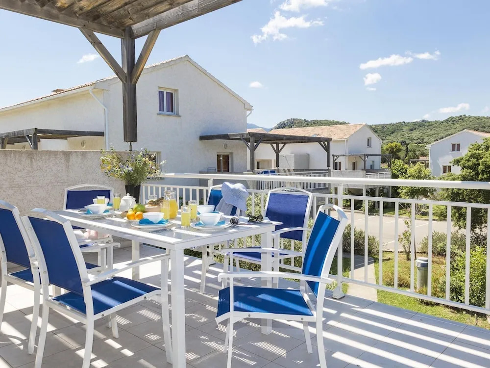 Summer Apartment in the Hilly Landscape of Oletta