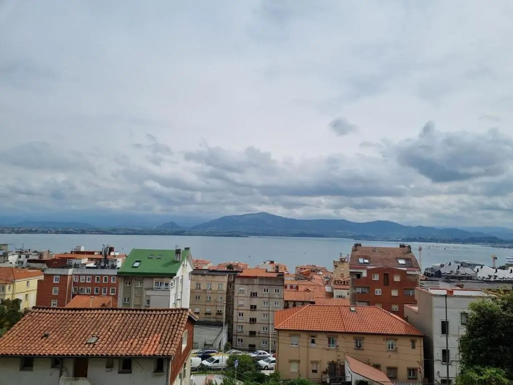 C01A01 Apartamento Moderno con vistas al mar