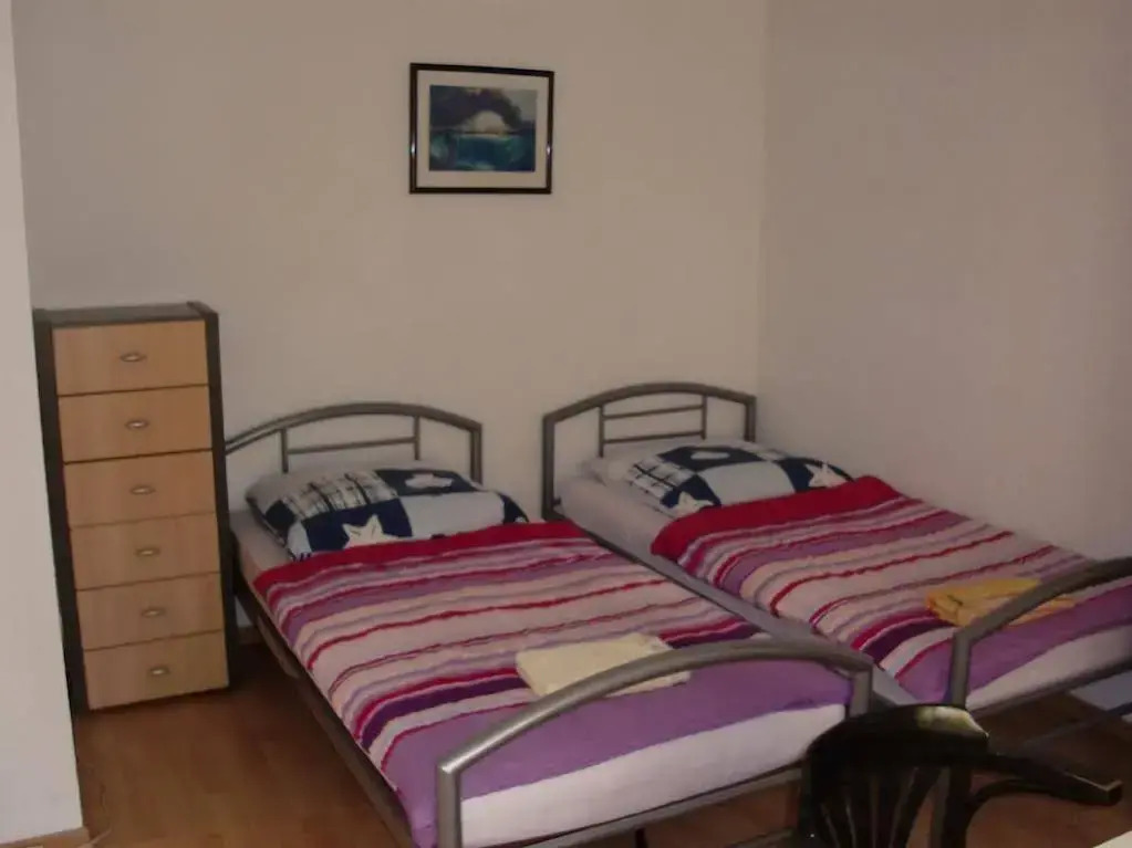 Ferienwohnung im Zentrum Lierenfeld