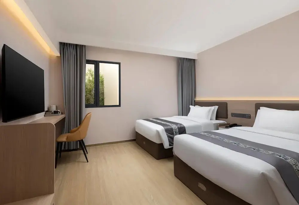 Days Inn by Wyndham Zhuhai Qinglv Road