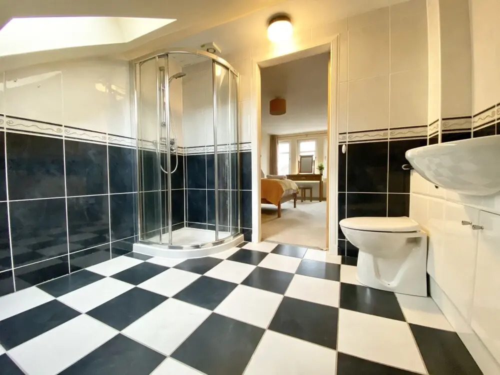 Cloverfield Rooms