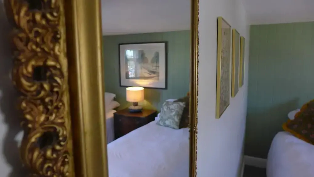 Royal Oak Retreat 2-bed - Sleeps 6 & Pet Friendly