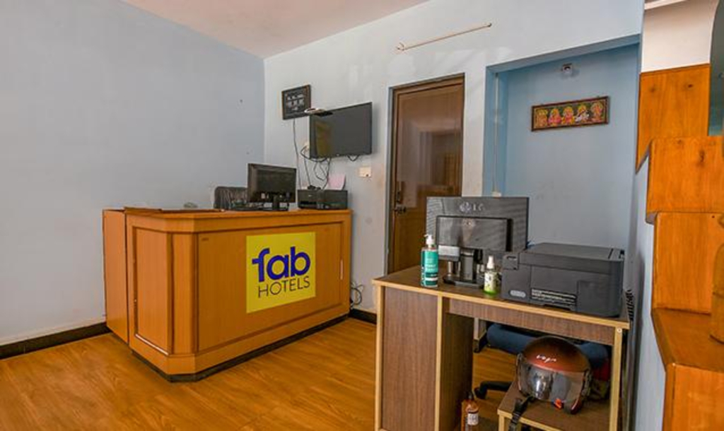 FabHotel Greenwood Stays