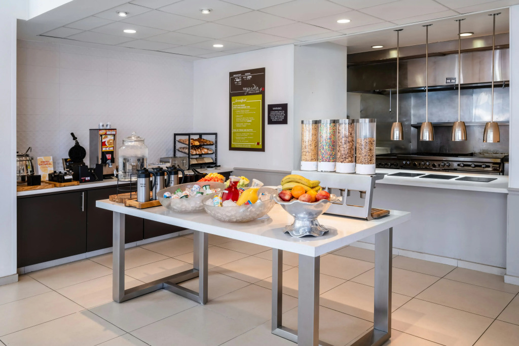 Hilton Garden Inn Bakersfield