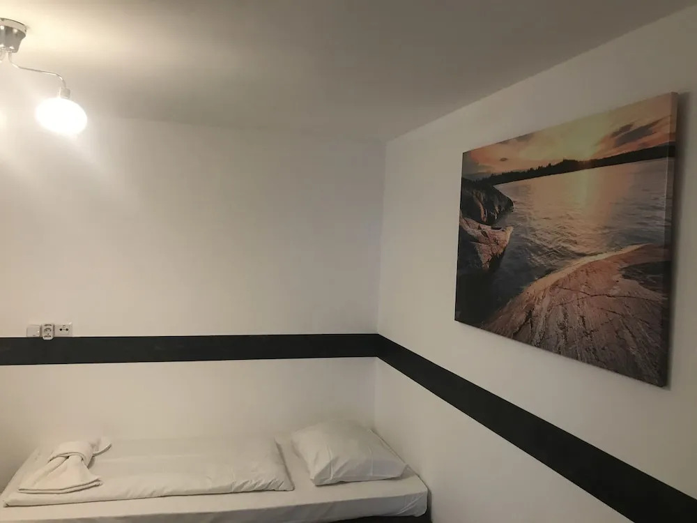 SAINA Hotel