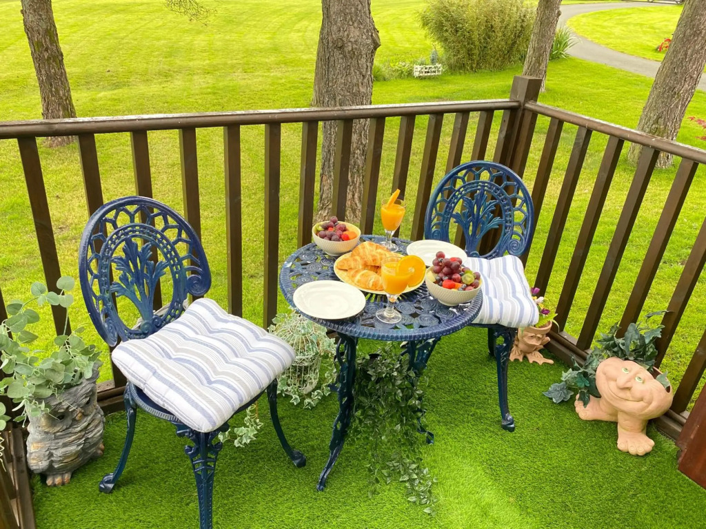 Lake District romantic get away in 1 acre gardens off M6