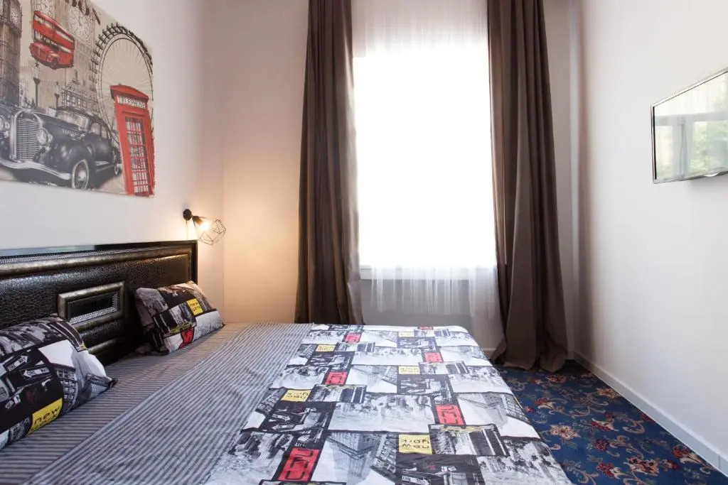 Royal Apartment On Bazhanova 11 A