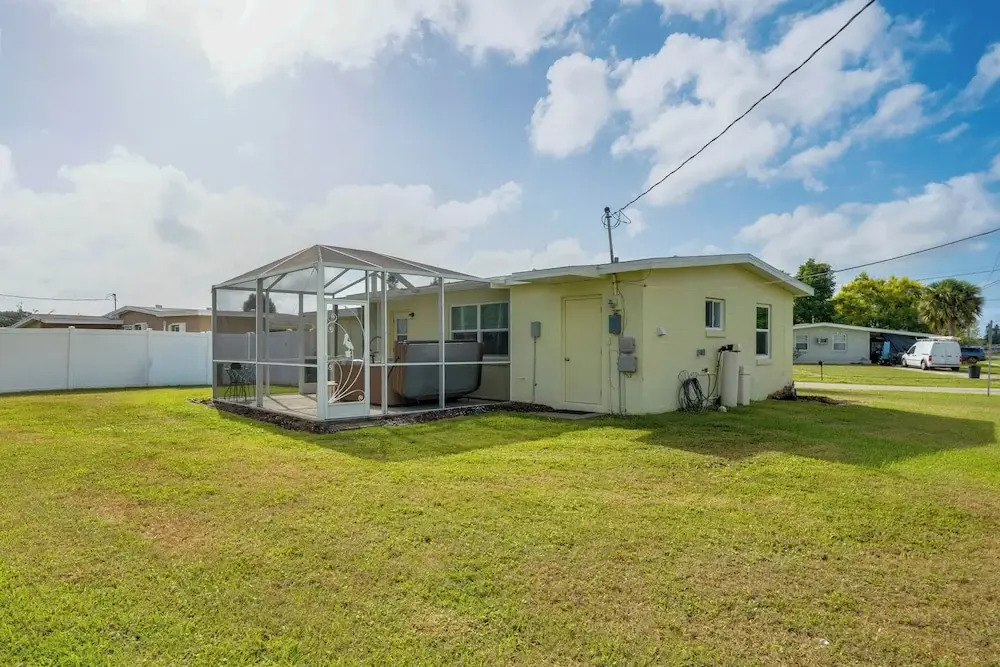 Relax in Hot Tub, Walk to Springs: North Port Home