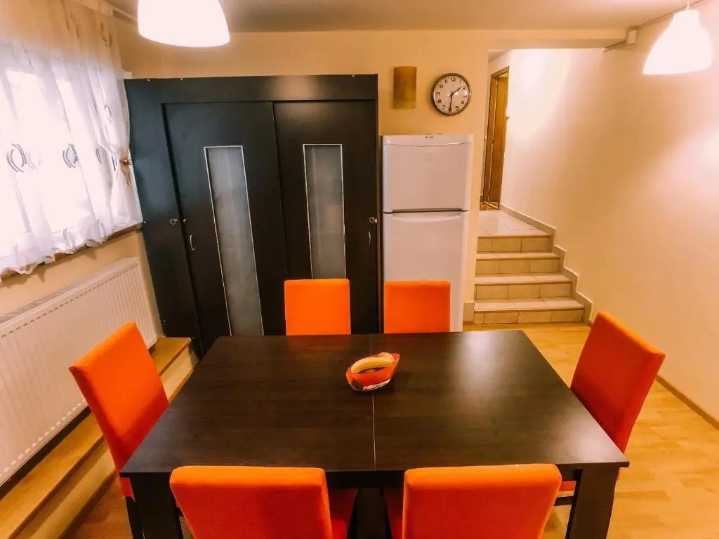 Spacious Apartment near Peles