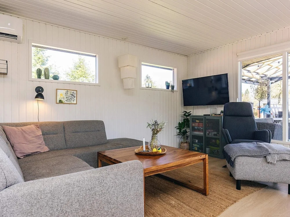 6 Person Holiday Home in Skals