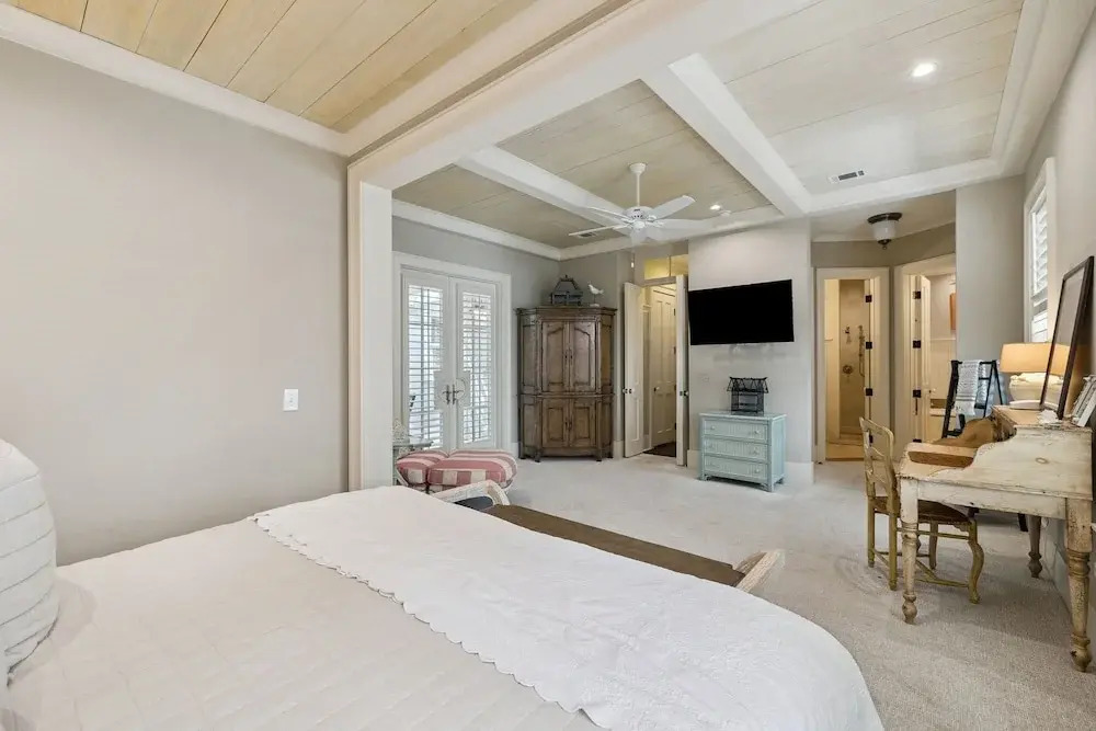 Short Walk to Beach Club, Close to Seaside 3BR Home & Carriage House home