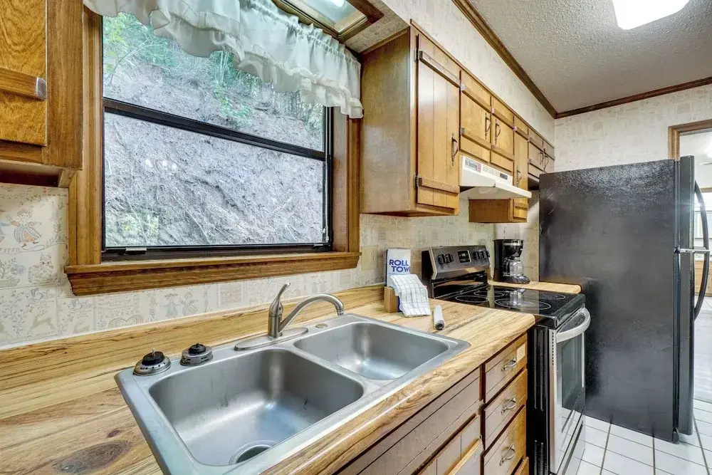 Rare 4-acre Smoky Mtn Escape: 3 Mi From Gatlinburg