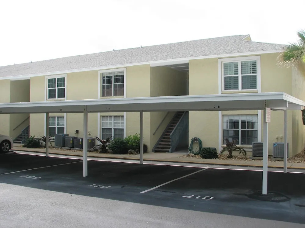 Colony Beach Club