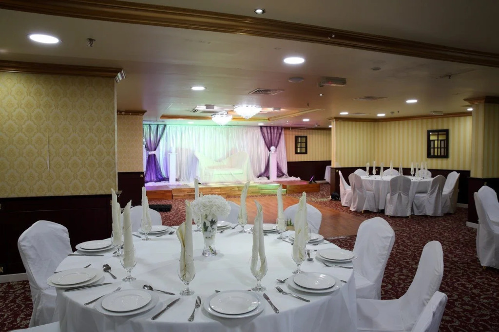 Al Bustan Hotel