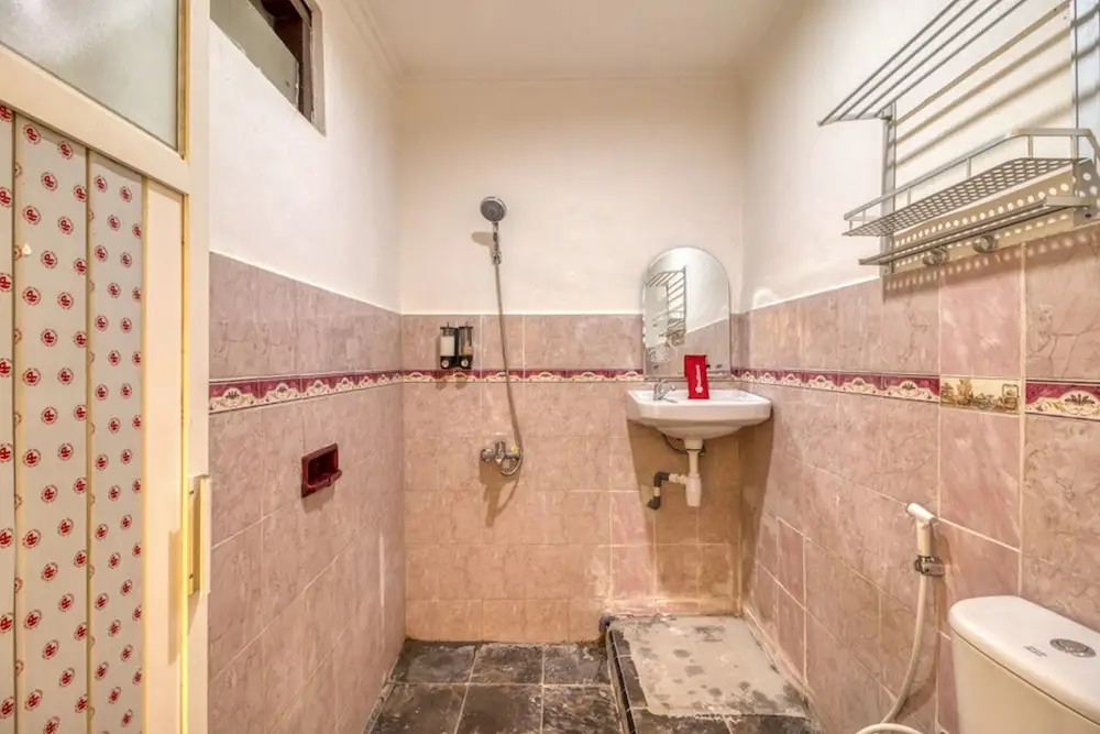 RedDoorz Hostel near Alun Alun Selatan Jogja