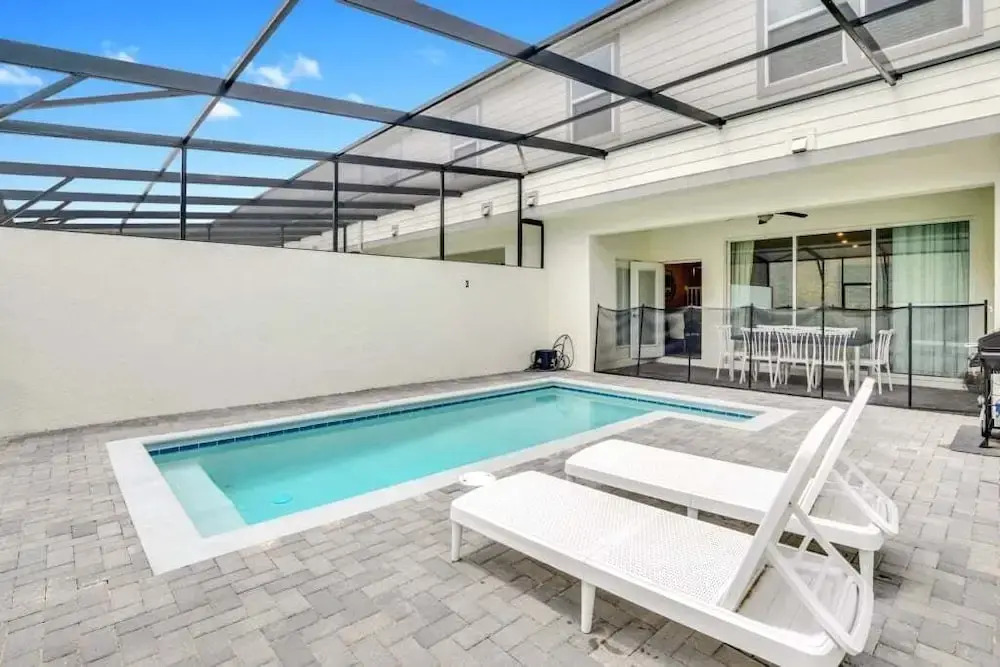 Your Enchanted Take Me Away Townhome! 5 Bedroom Townhouse