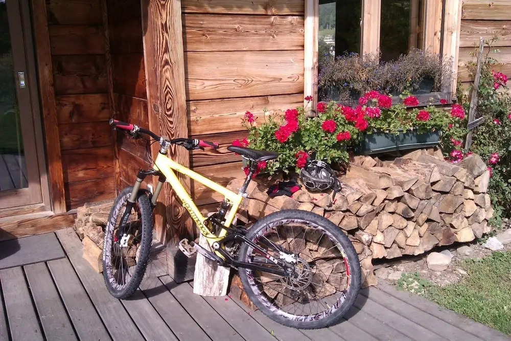 Brilliantly located spacious 4-Bedroom Chalet