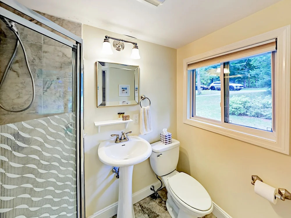 3br W/ Kayaks On Santuit Pond 3 Bedroom Home