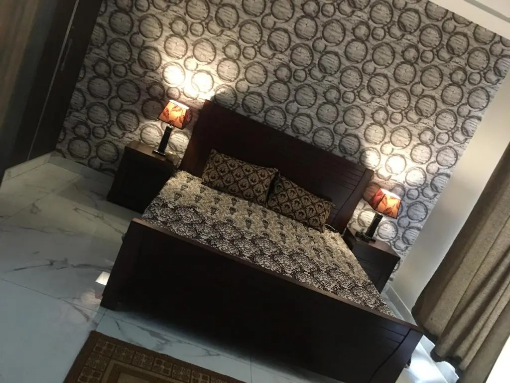 Room near Lums