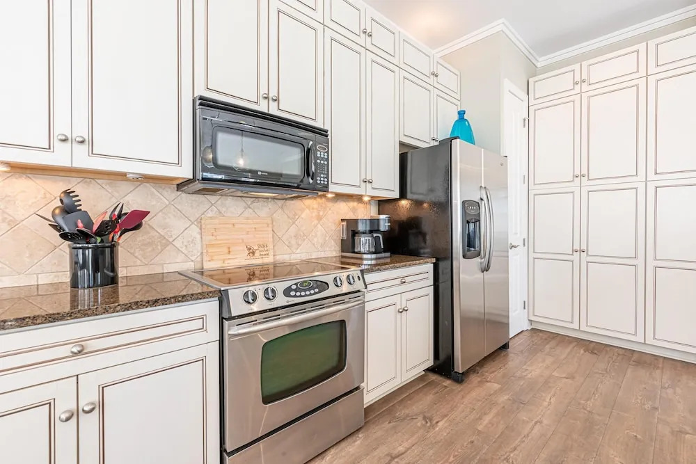 Incogbeacho - 505 Defuniak Street