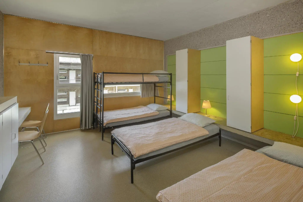 Lausanne Youth Hostel Jeunotel